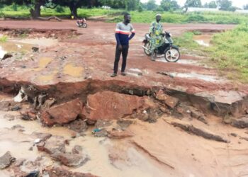 Damongo: Residents living around Pastor-kura cry for help as footbridge washed away by rains.