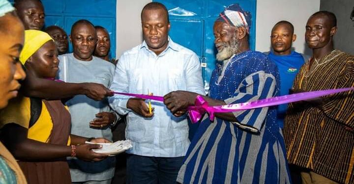 Abu Jinapor commissions a 3 – Unit classroom block for Nabori D/A primary school