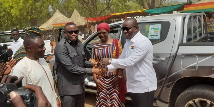 Abu Jinapor donates brand new pick up to savannah regional Directorate of the Ghana Education Service