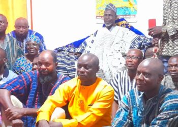 Savannah Regional Education Directorate visits Gonja King, promised to collaborate with him to uplift Education in the area.