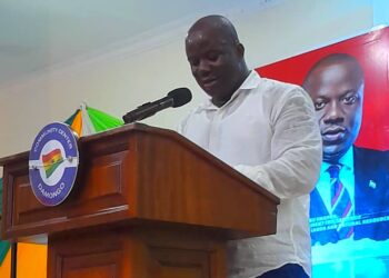 Abu Jinapor reconnects power to St. Anne’s Catholic Hospital and offices of the GNFS in Damongo.