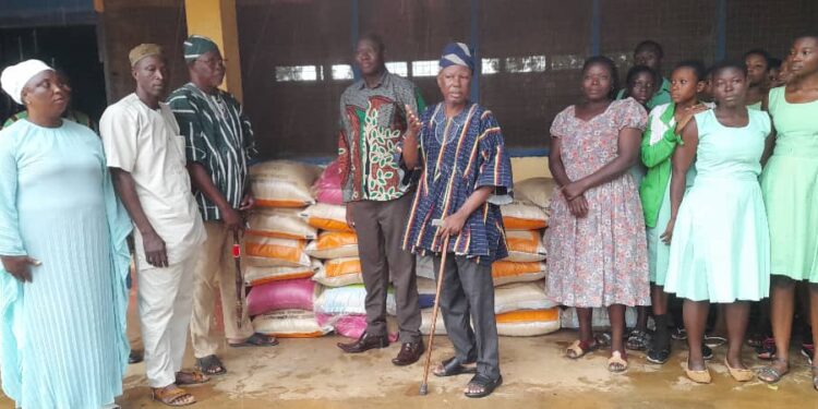 DASS PTA Contributes Food Supplies to School