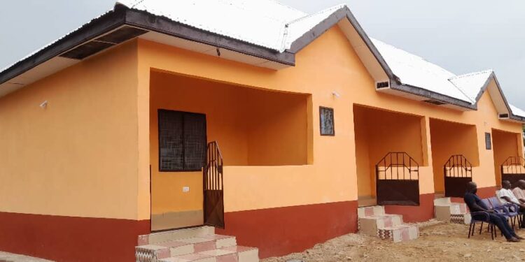 West Gonja MCE Hands over Renovated and Newly build Nurse Accommodations at Achubunyor CHIPS