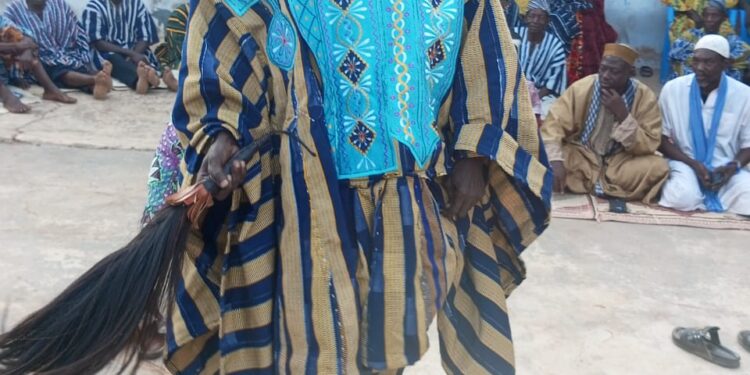 Busunuwura Enskins Adam Dange ‘Enam Obiso’ as New Sub Chief