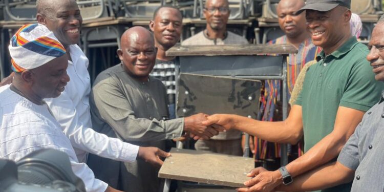 Bole Education Directorate Receives Over 4,000 Furniture from Member of Parliament