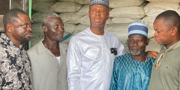 Bole-Bamboi MP Dr. Yussif Sulemana Supports Farmers With 500 bags of Fertilizers At Laribanga