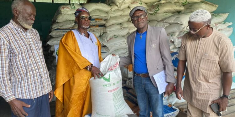 Agric Minister Donates 5,000 Bags of Fertilizer to Boost Savannah Farmers Brigade.